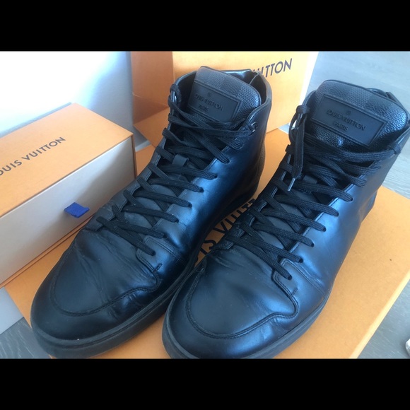 Louis Vuitton Men’s Sneakers - Picture 6 of 8